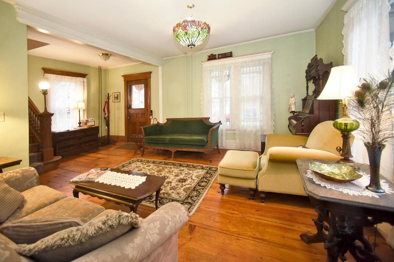 Blooming Inn Shelburne Falls Eksteriør bilde