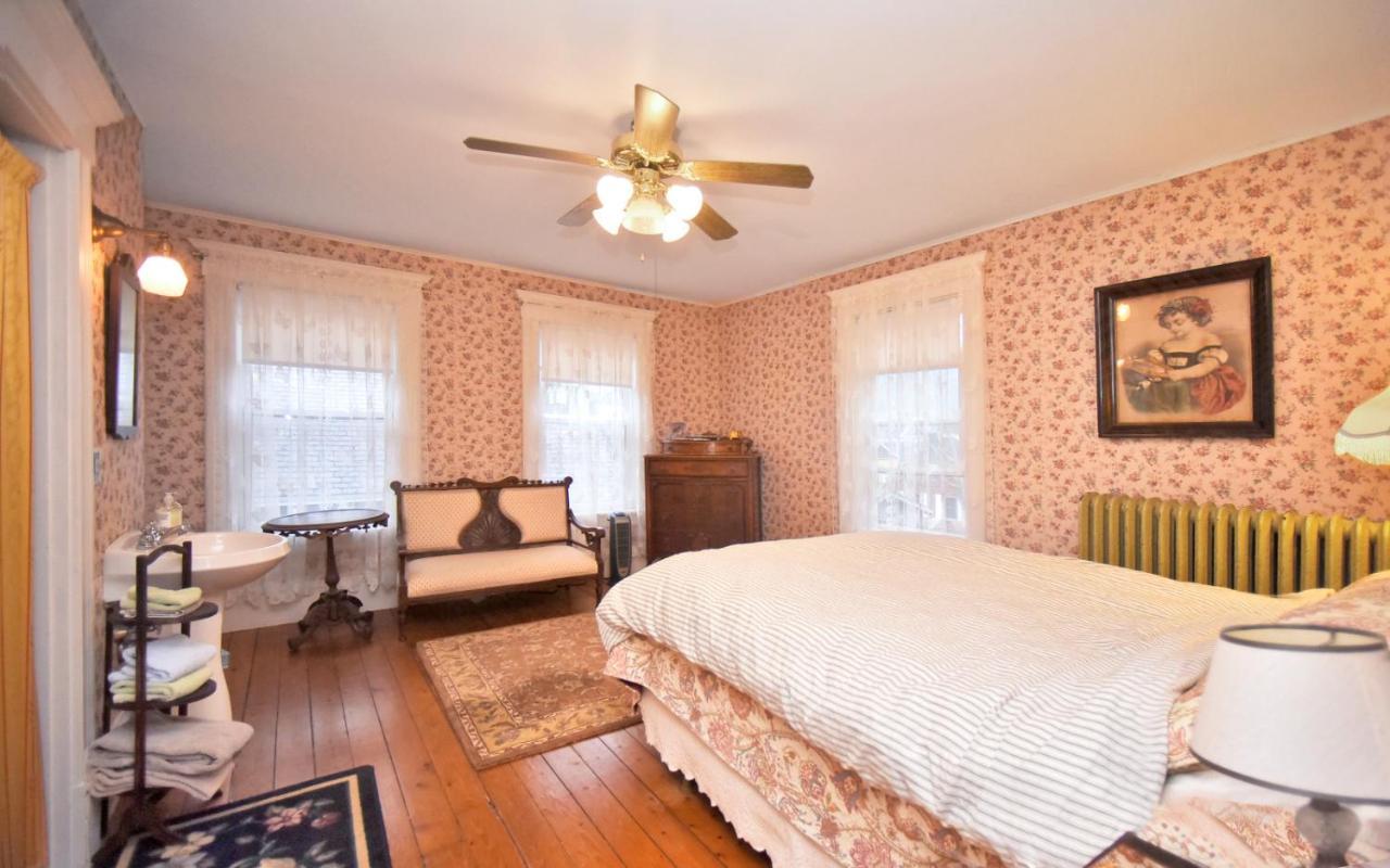 Blooming Inn Shelburne Falls Eksteriør bilde